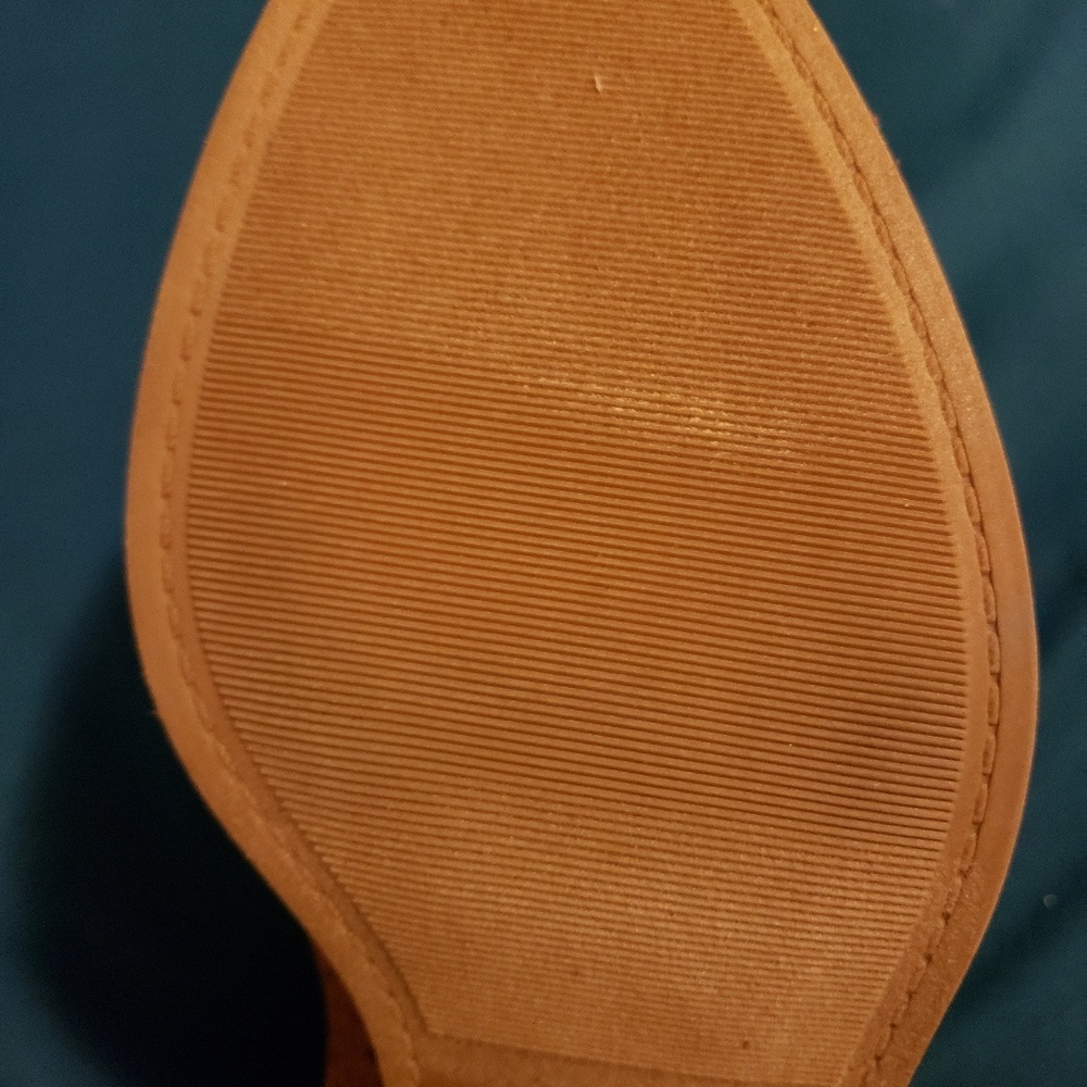 Universal Thread Booties - Picture 4 of 4